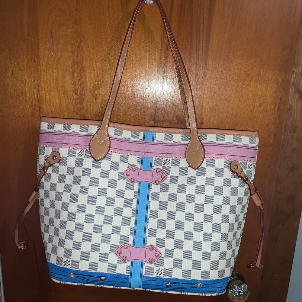 NOT authentic Louis checkerboard bag w wallet